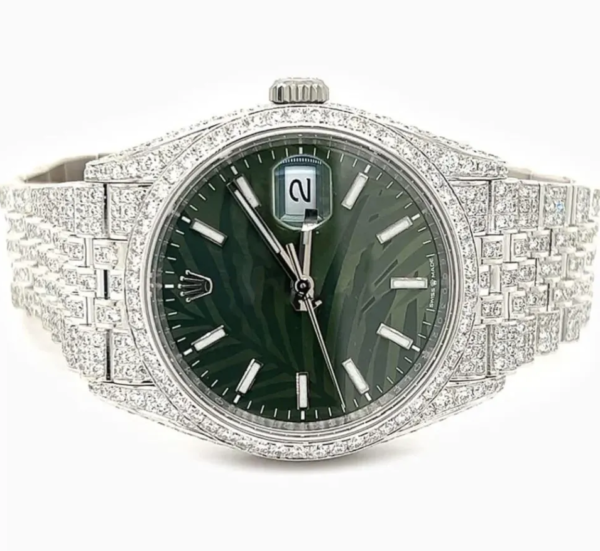 Captivating 41mm Green Dial Watch - Image 3