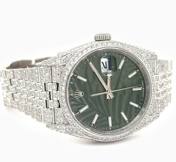 Captivating 41mm Green Dial Watch - Image 4